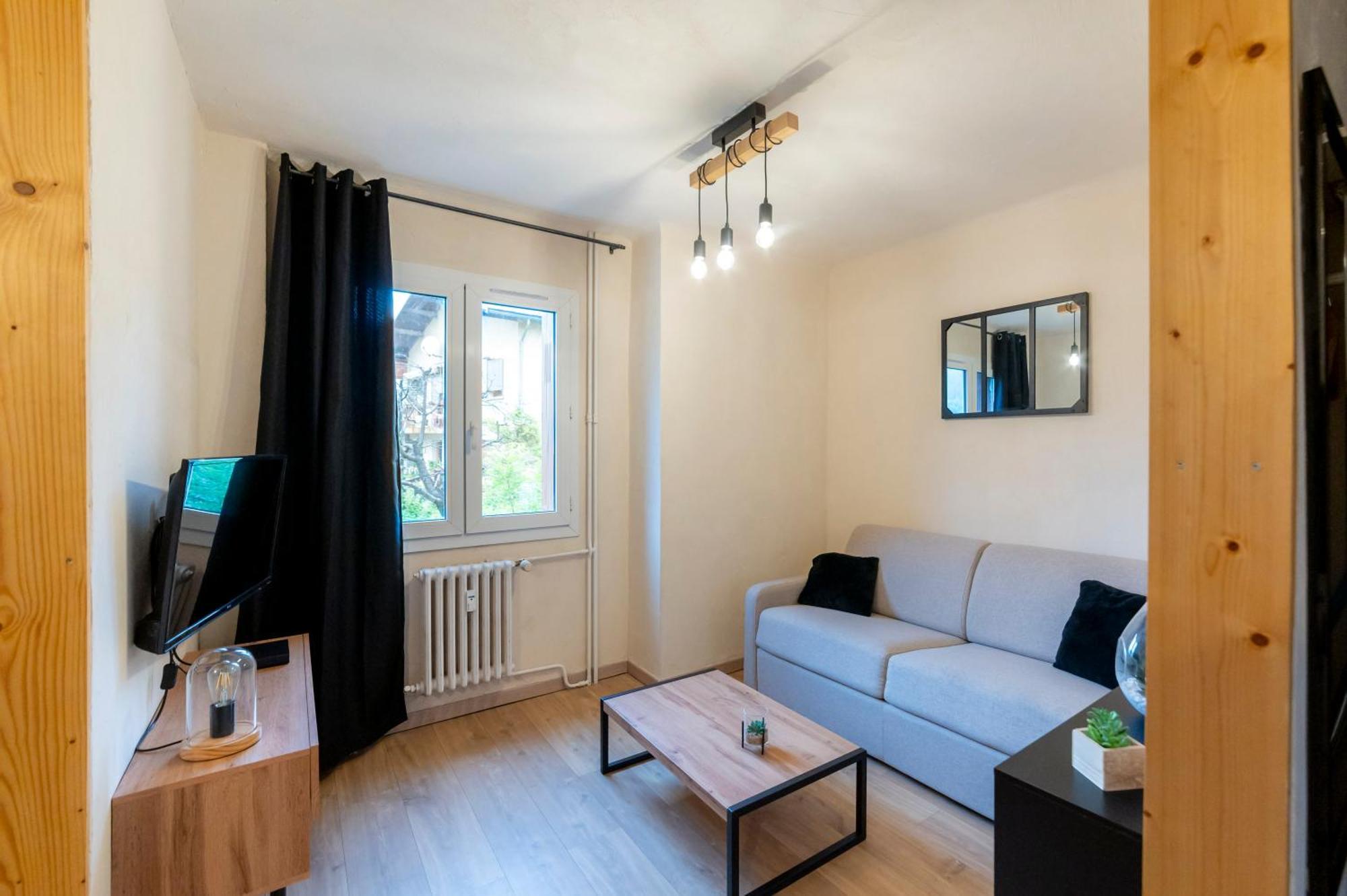 La Galleanne Studio Agreable Et Chaleureux Briancon  Exterior photo